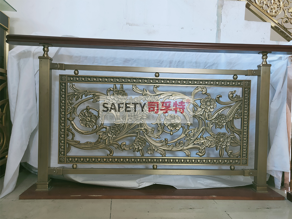 鋁藝鏤空雕花樓梯扶手：造型多樣，工藝成熟，彰顯高端品味(圖4)